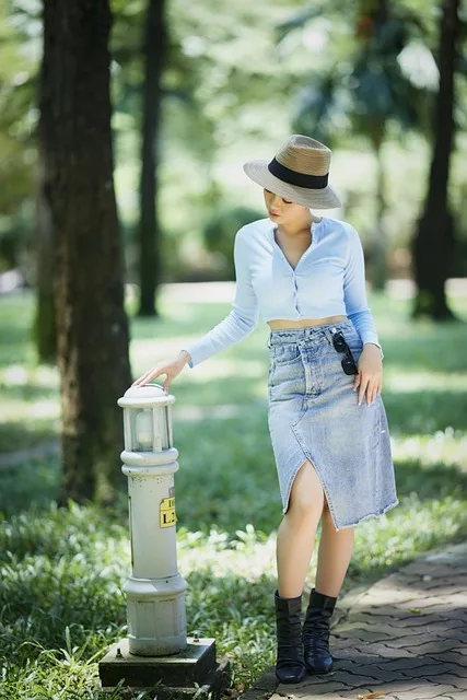 Denim midi skirts